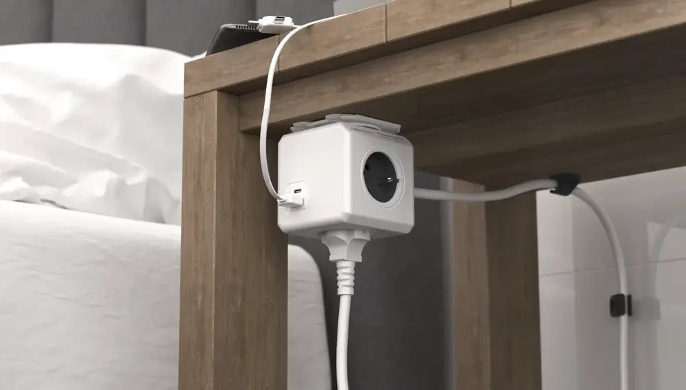 Cubenest Powercube Extended USB PD 35W, 2xUSB-C, 4× zásuvka, 1,5m, bílá/šedá, dětská pojistka, uzemnění, montážní dok