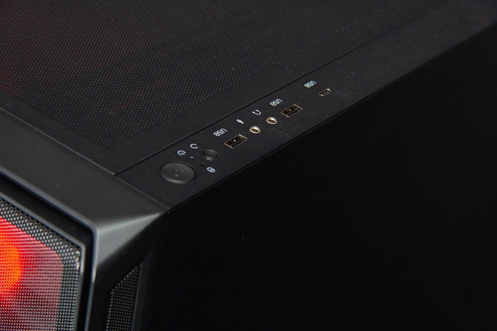 HAL3000 Alfa Gamer XT / AMD Ryzen 5 7600/ 32GB DDR5/ RX 9070 XT/ 2TB PCIe4 SSD/ WiFi/ W11