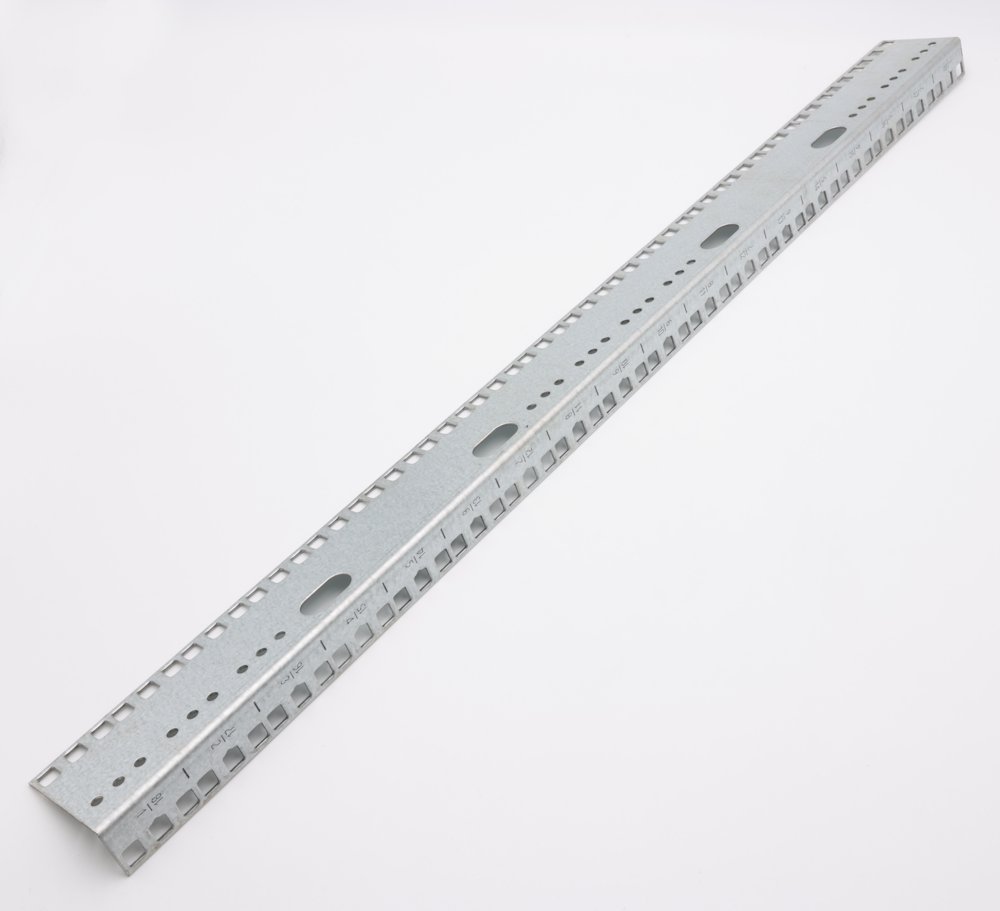 XtendLan Vertikální montážní lišta Telco 18U, pro servery šíře 480mm, stříbrná