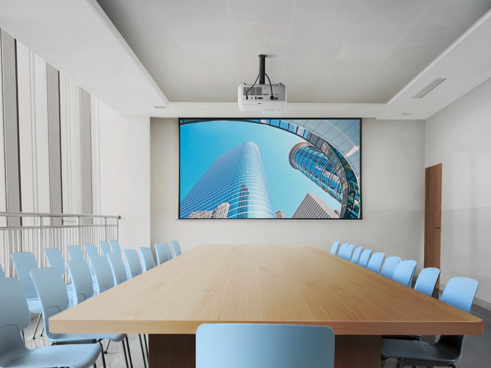 ViewSonic V52HD 1080p (1920x1080), 5000AL, 2,000,000:1, HDMI x2, HV keystone, Portrait Mode,IP6X Optical Engine