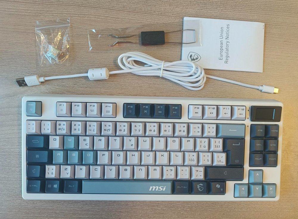 POŠKOZENÝ OBAL - MSI herní klávesnice FORGE GK600 TKL Sky/ bezdrátová 2,4GHz+BT/ mechanická/ RGB/ USB-C/ display/ CZ+SK layout