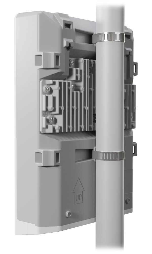 MikroTik netFiber 9, 4x SFP+, 5x SFP, 1x GbE PoE in, L5