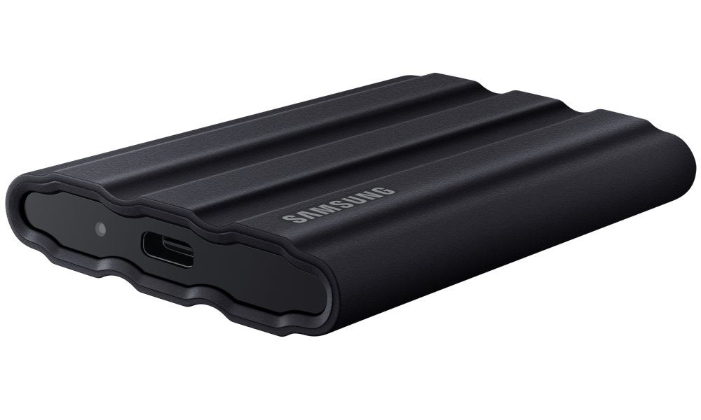 SAMSUNG Portable SSD T7 Shield 1TB / USB 3.2 Gen 2 / USB-C / Externí / Černý