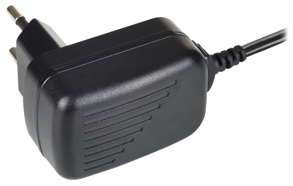 TRX Akyga AK-TB-22/ univerzální nabíječka/ 110-240V/ 5V/ 10W/ 5.5 x 2.1mm konektor